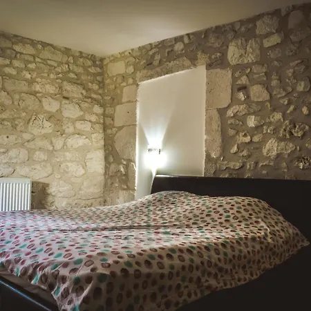 Coussoulesses 6 Personnes Holiday home *
